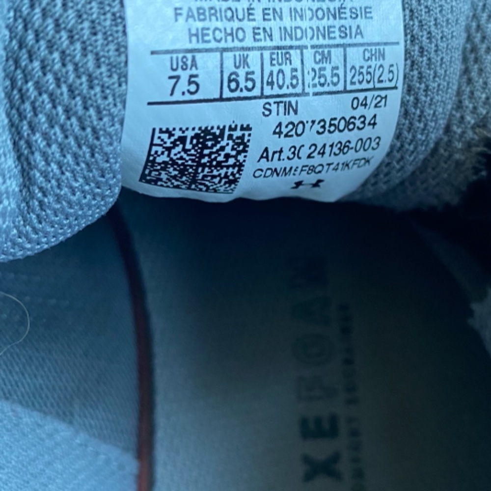 Under Armor Shoes   7.5 - Picture 6 of 6